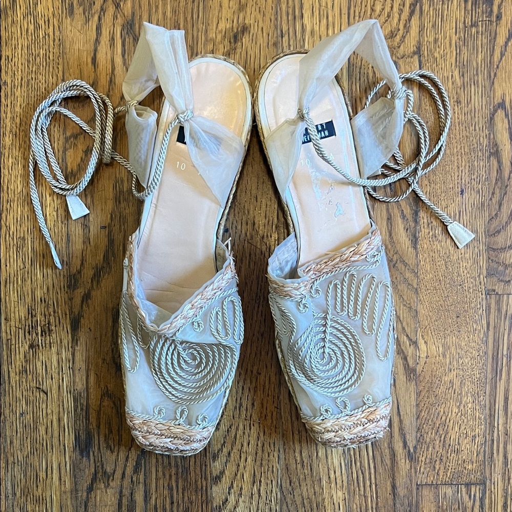 Stuart Weitzman Beige Embroidered Espadrilles Size 10 AA Strappy Ties